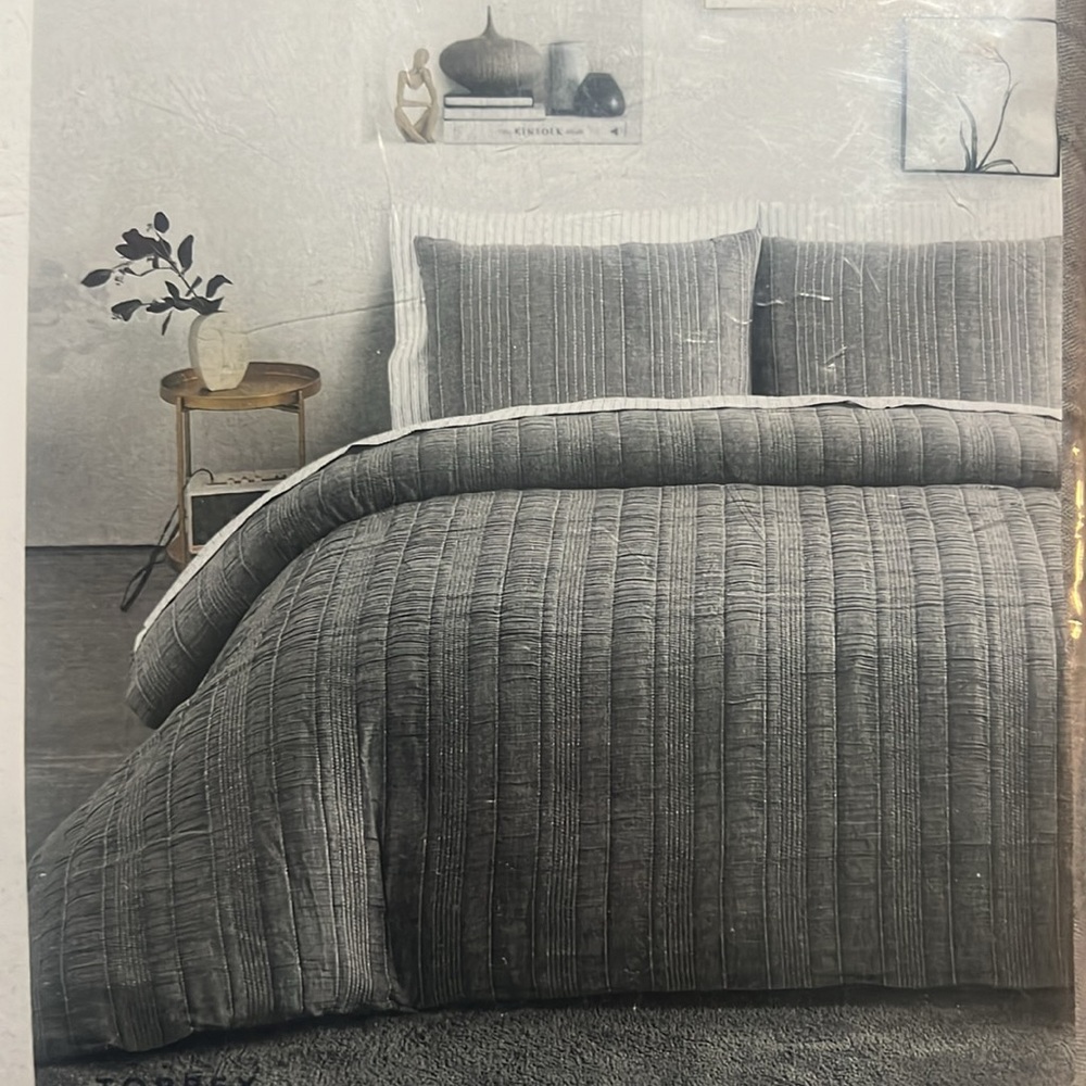 Splendid Charcoal Textured Duvet Cover Set